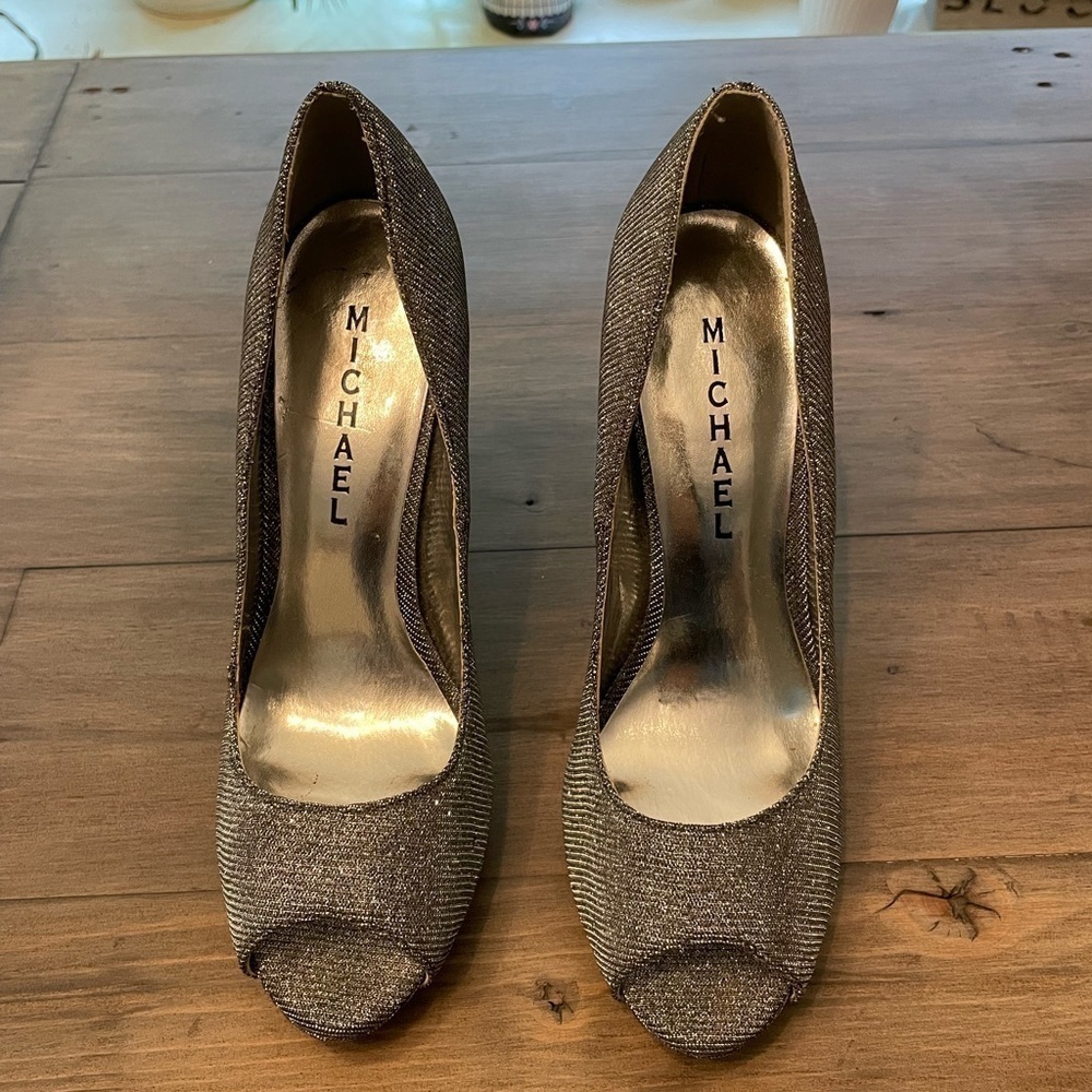 𝅺MICHAEL Silver Fabric Glitter Peep Toe Pumps Heels - Picture 4 of 9